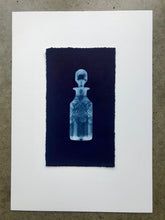 Load image into Gallery viewer, Perfume bottle (4)
