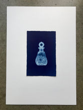 Load image into Gallery viewer, Perfume Bottle (2)
